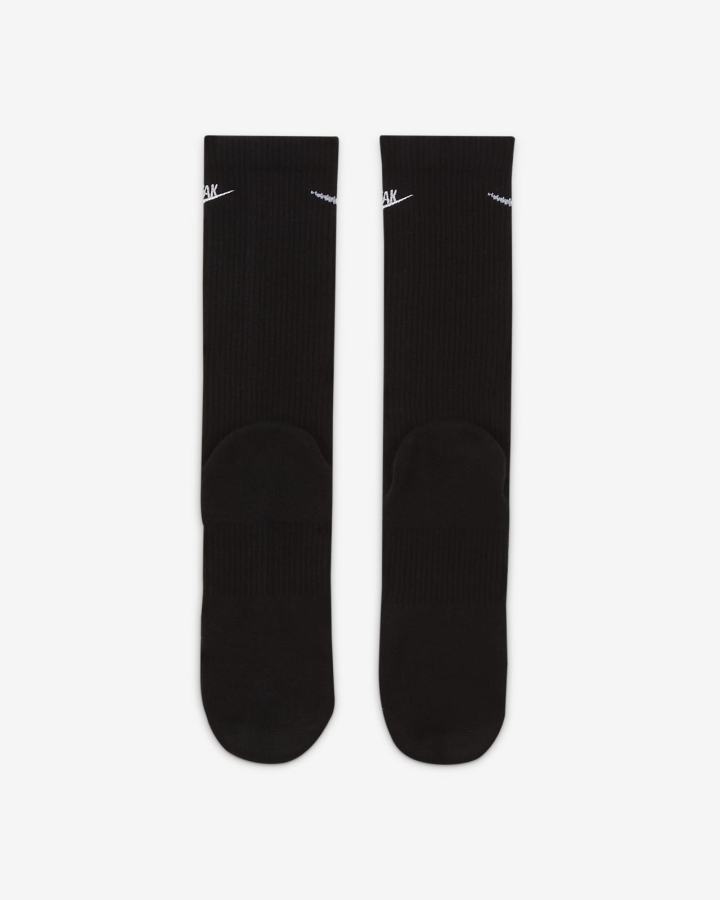 Calcetines Nike Everyday Plus Cushioned Basketball Crew Hombre Negras Blancas | SWGAT-8926