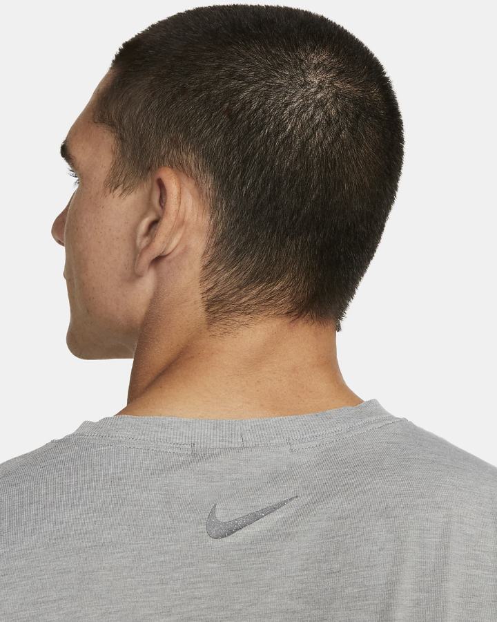 Camisas Nike Dri-FIT Yoga Long-Sleeve Top Hombre Gris Claro | RECDH-1376