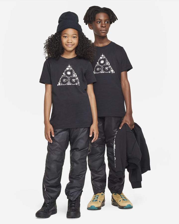 Camiseta Nike ACG Kids Niño Negras | PXCIU-9165