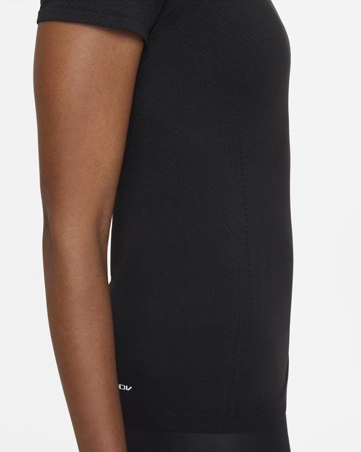 Camiseta Nike Dri-FIT ADV Aura Slim-Fit Short-Sleeve Top Mujer Negras | SUVQZ-0798