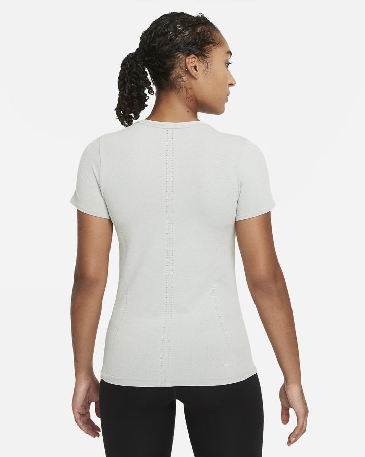 Camiseta Nike Dri-FIT ADV Aura Slim-Fit Short-Sleeve Top Mujer Gris | YTAXS-9501