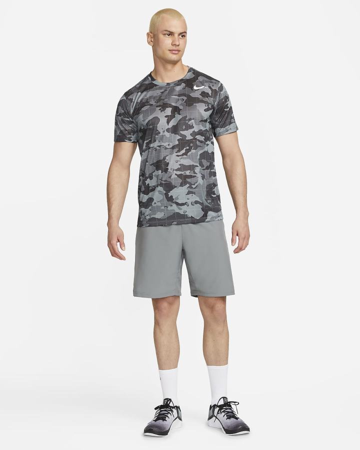 Camiseta Nike Dri-FIT Legend Camo Training Hombre Gris | SZJPN-0643