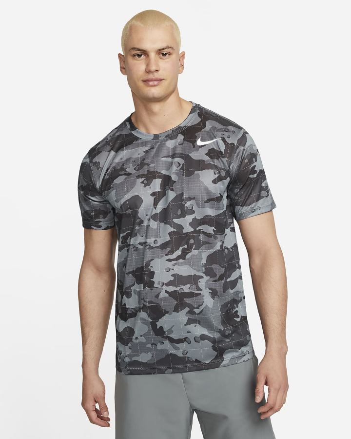 Camiseta Nike Dri-FIT Legend Camo Training Hombre Gris | SZJPN-0643