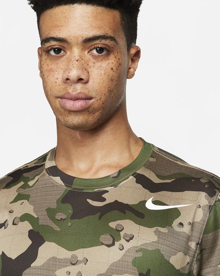 Camiseta Nike Dri-FIT Legend Camo Training Hombre Kaki | WMKIH-9260