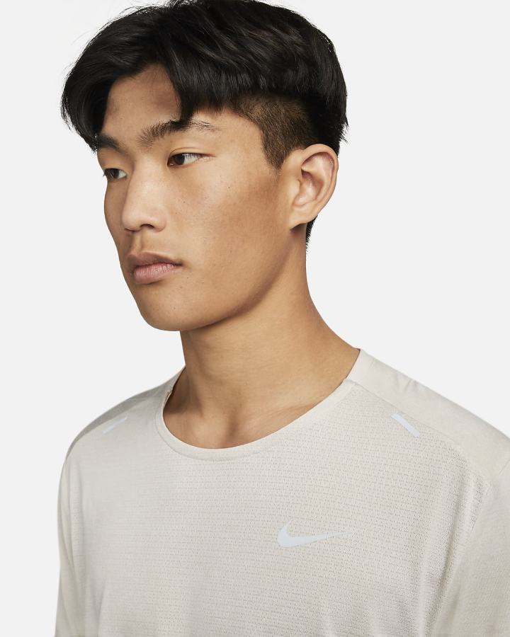 Camiseta Nike Dri-FIT Rise 365 Short-Sleeve Hombre Beige Claro | HJWZP-2630