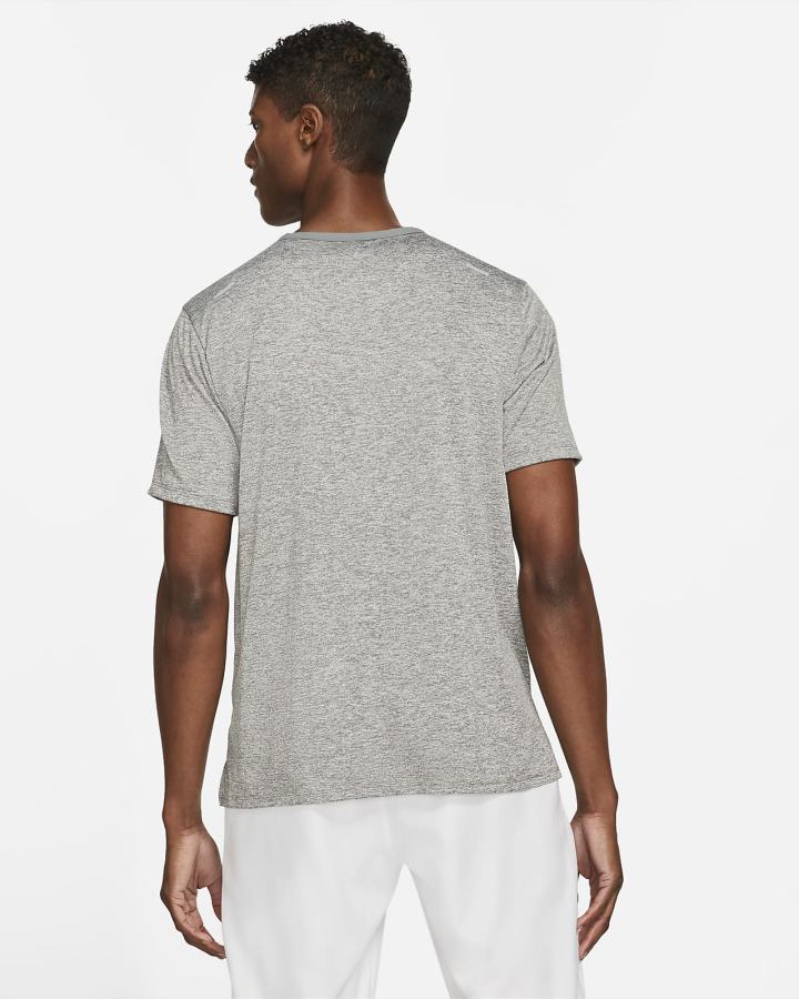 Camiseta Nike Dri-FIT Rise 365 Short-Sleeve Hombre Gris | KXHIR-5769