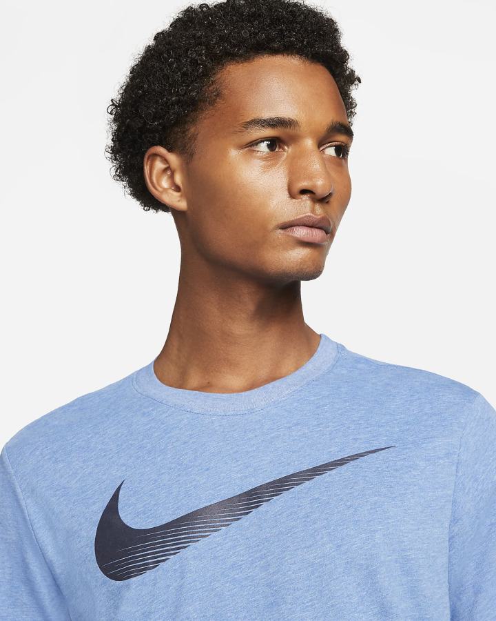 Camiseta Nike Dri-FIT Swoosh Training Hombre Azul Real Claro | NKBDY-3749