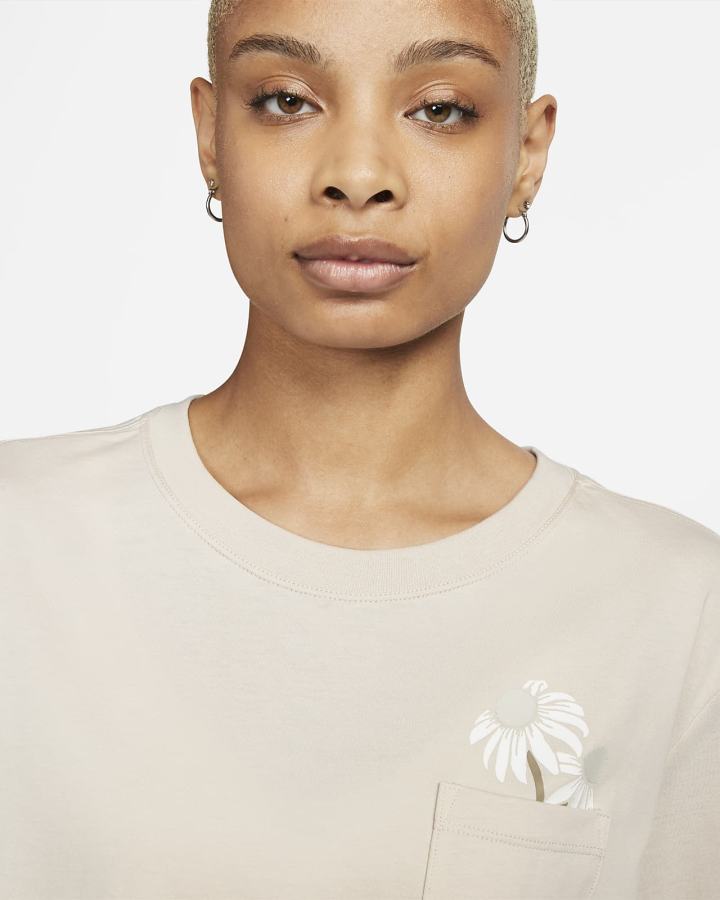 Camiseta Nike Sportswear Essential Cropped Mujer Marrones Claro | SFLXR-6497