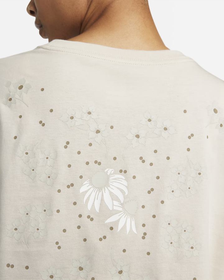 Camiseta Nike Sportswear Essential Cropped Mujer Marrones Claro | SFLXR-6497