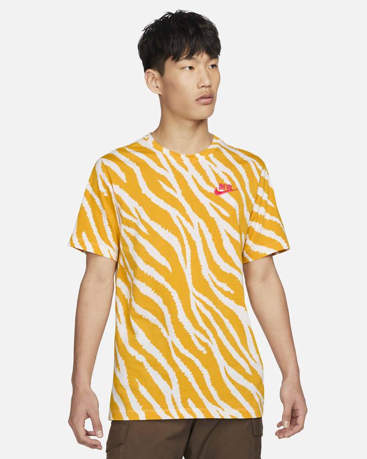 Camiseta Nike Sportswear Hombre Amarillo Oscuro | BZQGI-6945