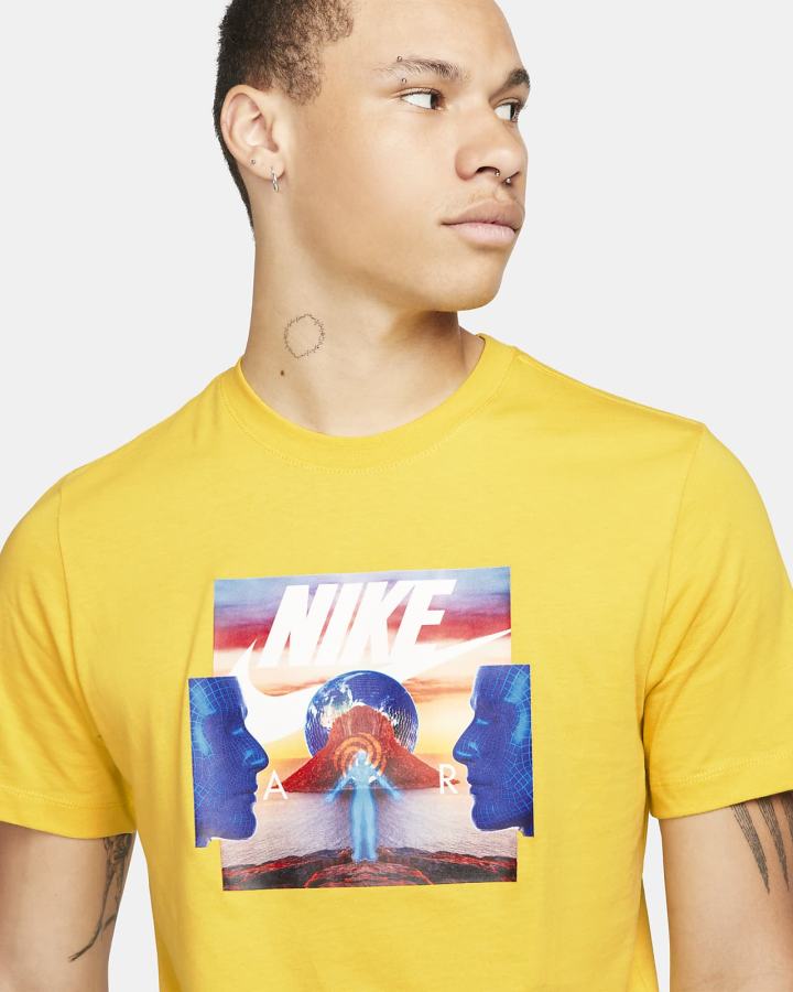 Camiseta Nike Sportswear Hombre Amarillo | SWDHZ-1784