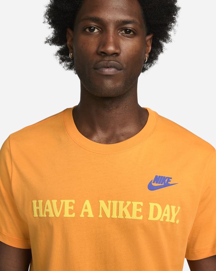 Camiseta Nike Sportswear Hombre Amarillo | TIDGQ-7254