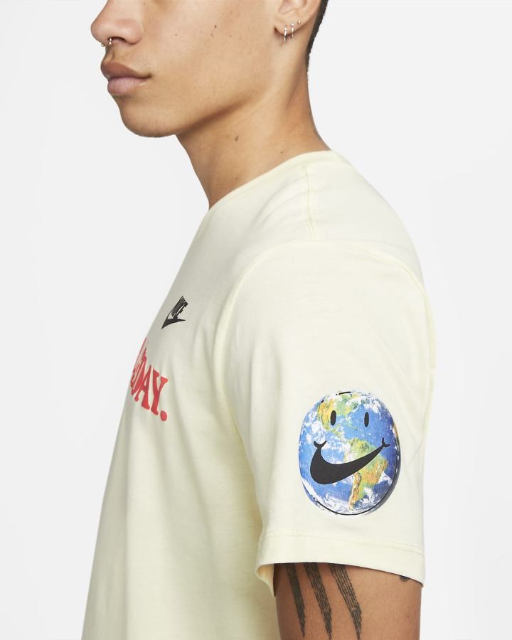 Camiseta Nike Sportswear Hombre Beige | VSQDB-3652