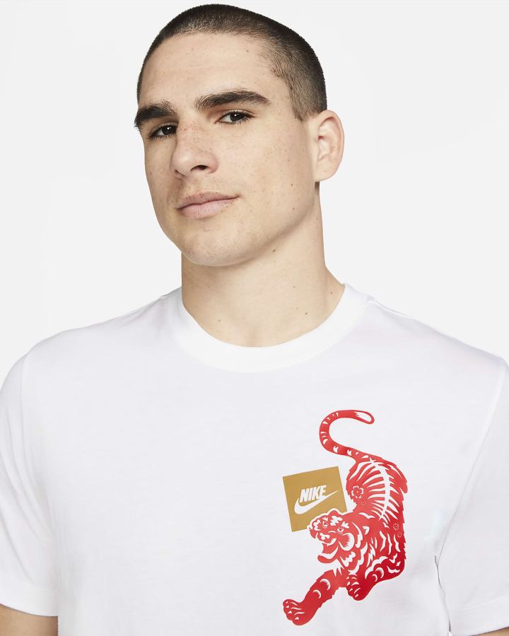 Camiseta Nike Sportswear Hombre Blancas | EDGLY-7239