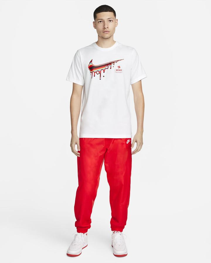 Camiseta Nike Sportswear Hombre Blancas | SVPYF-8409