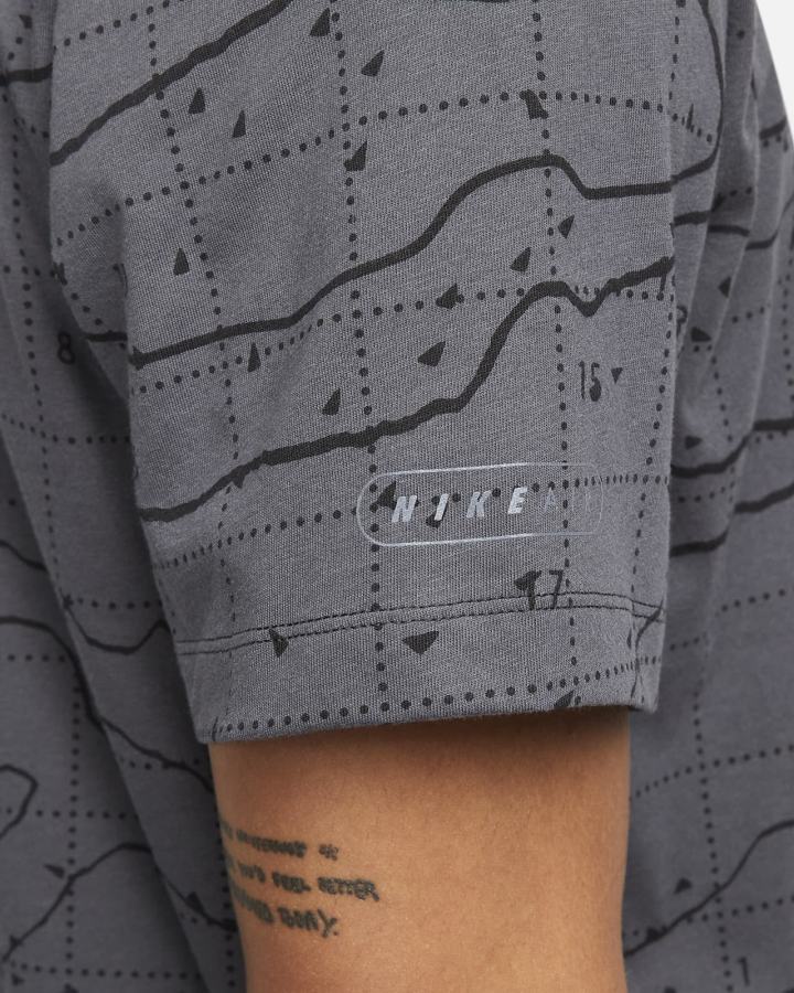 Camiseta Nike Sportswear Hombre Gris Oscuro | ZYHJV-9276