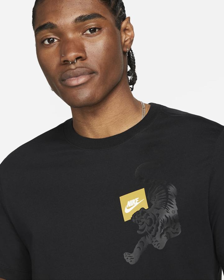 Camiseta Nike Sportswear Hombre Negras | MCYLB-9632