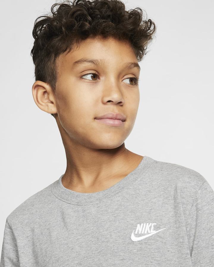 Camiseta Nike Sportswear Kids Niño Gris Oscuro Blancas | YZARW-1795
