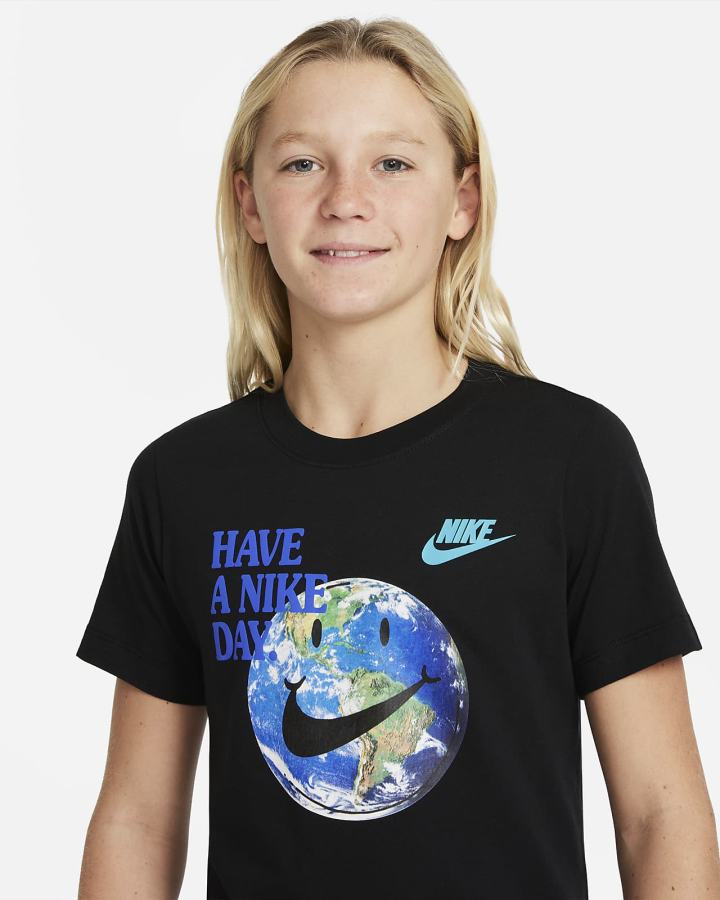 Camiseta Nike Sportswear Kids Niño Negras | ZSLFR-6903