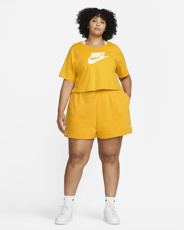Camiseta Nike Sportswear (Plus Size) Mujer Amarillo | ATOCW-9247