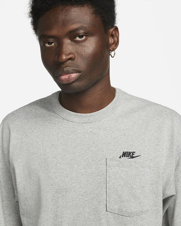 Camiseta Nike Sportswear Premium Essentials Long-Sleeve Pocket Hombre Gris Oscuro Negras | BIEHF-6908