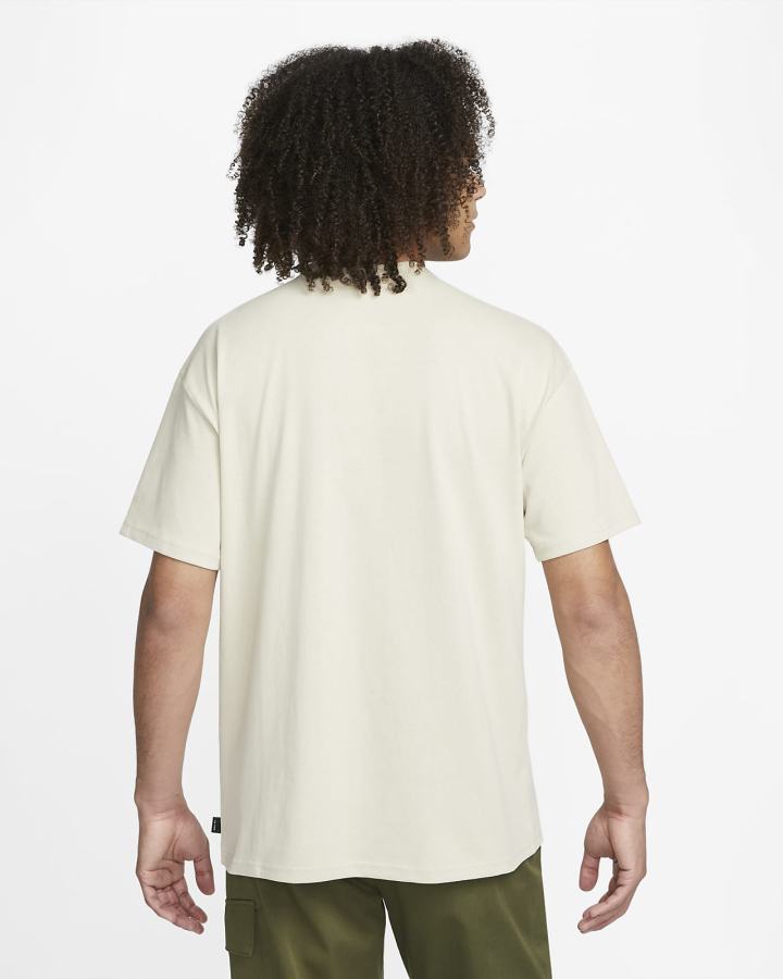 Camiseta Nike Sportswear Premium Essentials Hombre Beige | HMADX-3809