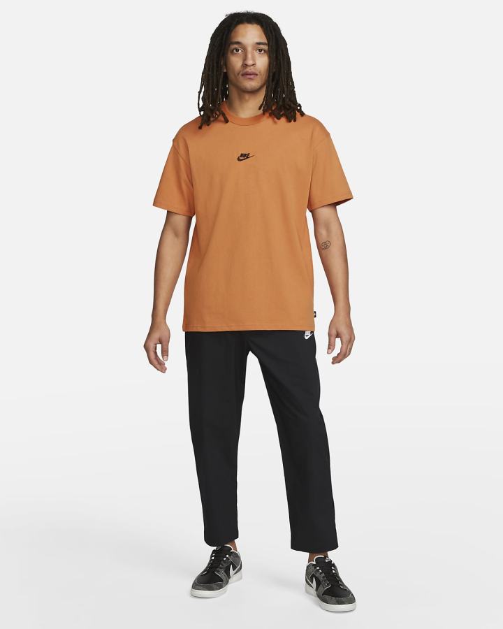 Camiseta Nike Sportswear Premium Essentials Hombre Amarillo Oscuro Negras | KTRHQ-8297
