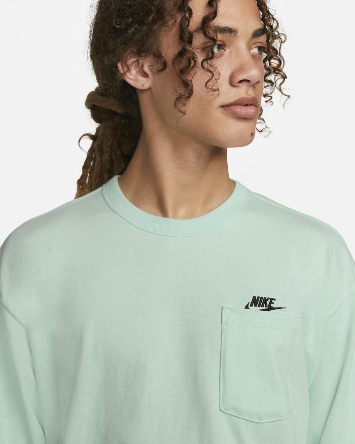 Camiseta Nike Sportswear Premium Essentials Long-Sleeve Pocket Hombre Verde Menta Negras | LZRMO-6354