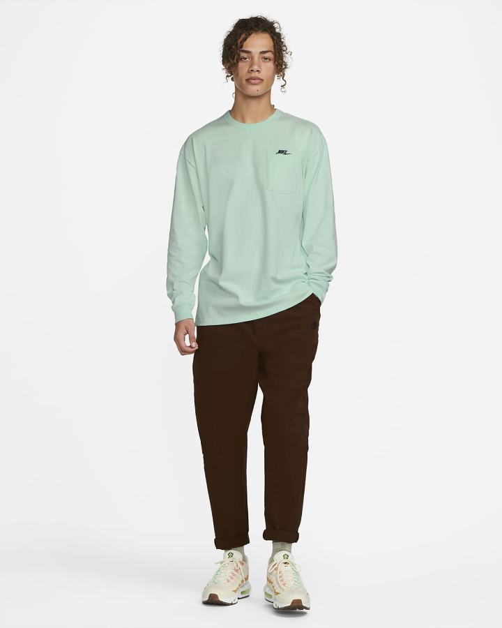 Camiseta Nike Sportswear Premium Essentials Long-Sleeve Pocket Hombre Verde Menta Negras | LZRMO-6354
