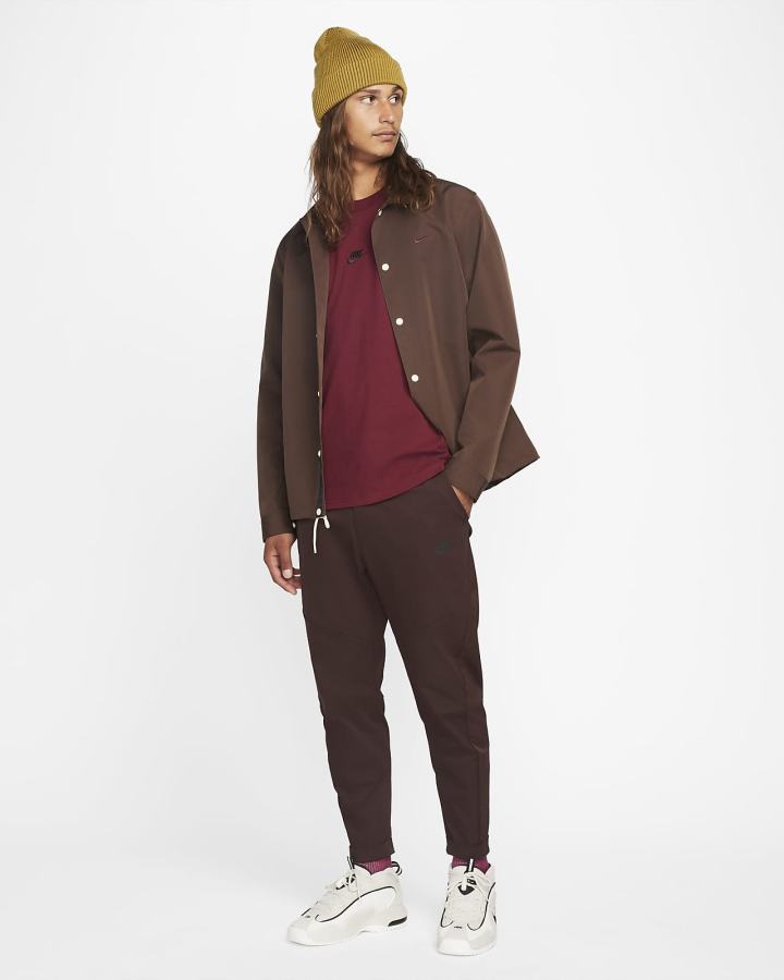 Camiseta Nike Sportswear Premium Essentials Hombre Burdeos | NFAZB-8149