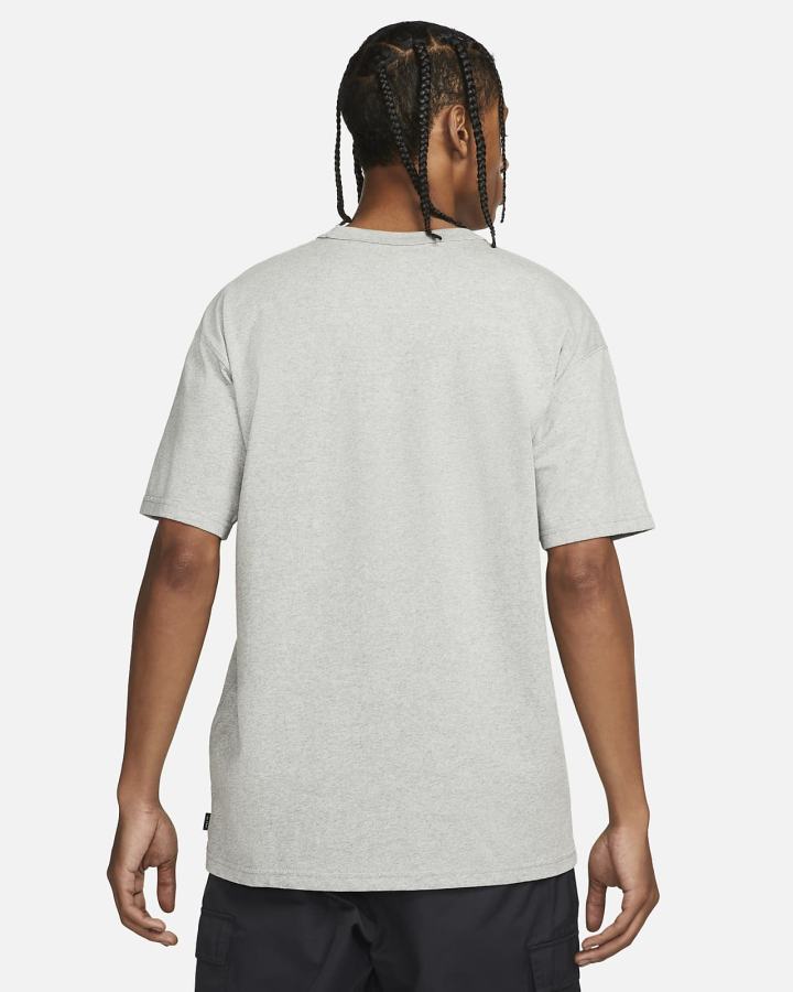 Camiseta Nike Sportswear Premium Essentials Hombre Gris Oscuro | XLSJW-4170