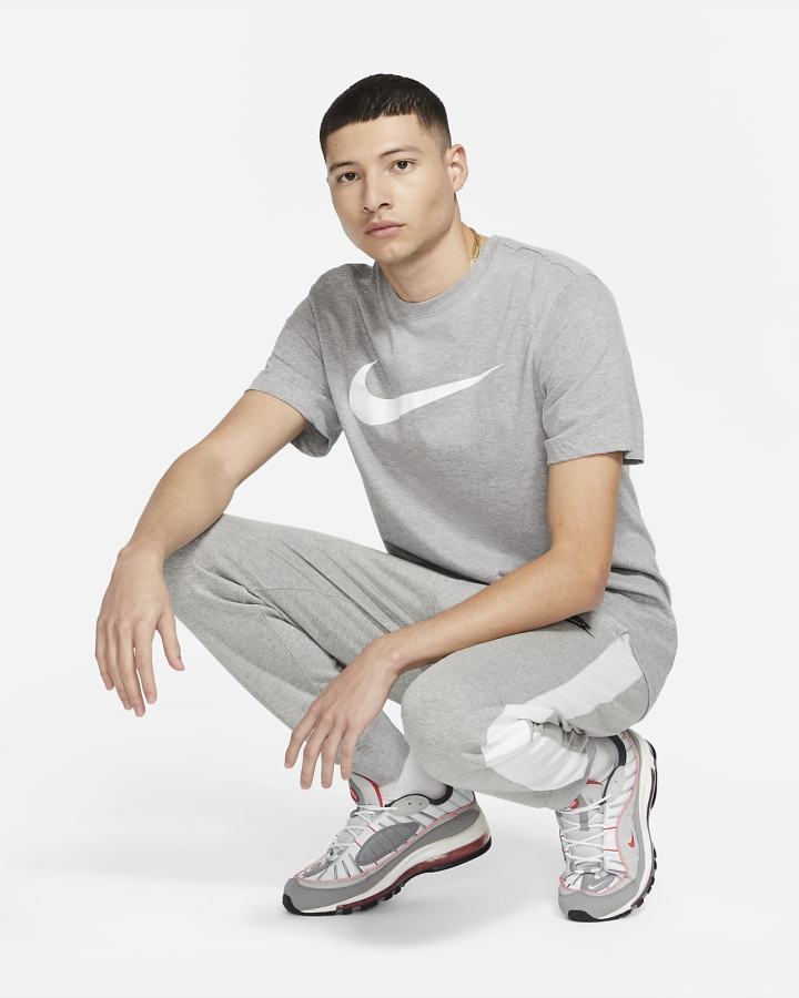 Camiseta Nike Sportswear Swoosh Hombre Gris Oscuro Blancas | BDHNF-9132