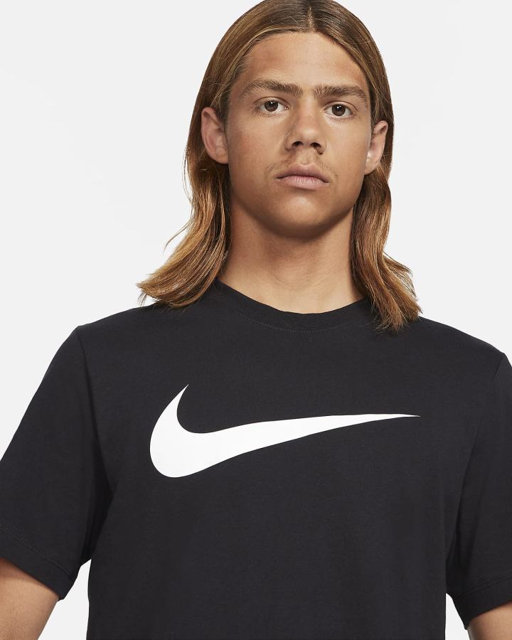 Camiseta Nike Sportswear Swoosh Hombre Negras Blancas | QNGWC-9185