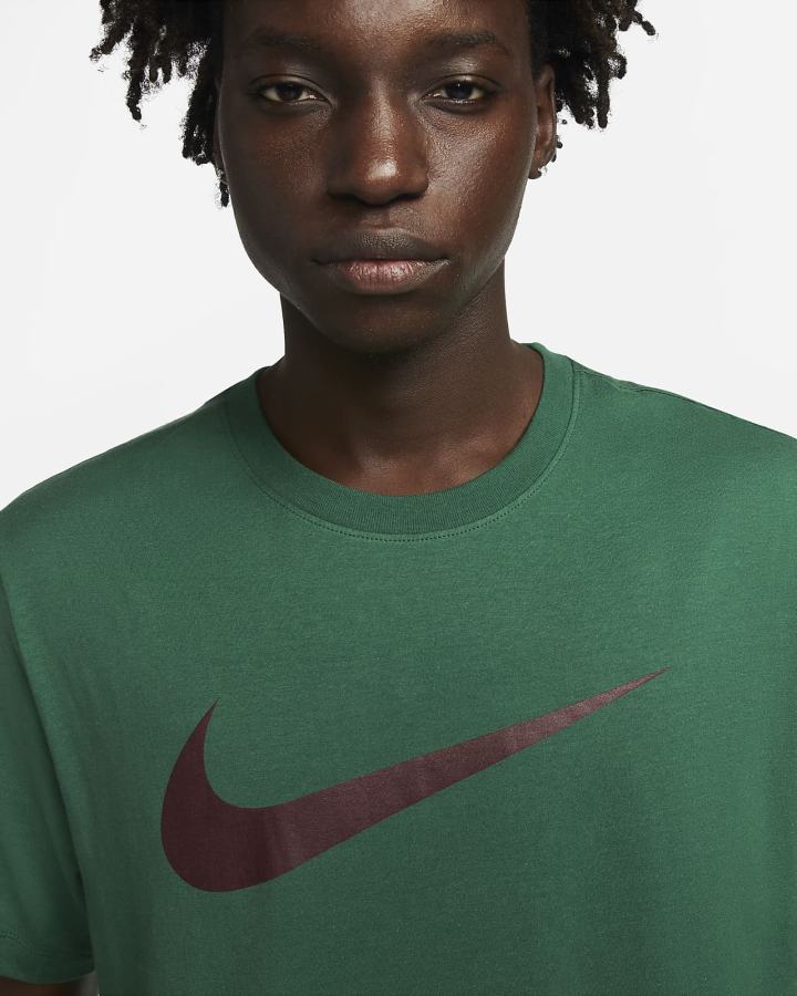 Camiseta Nike Sportswear Swoosh Hombre Verde | KHNYE-1587