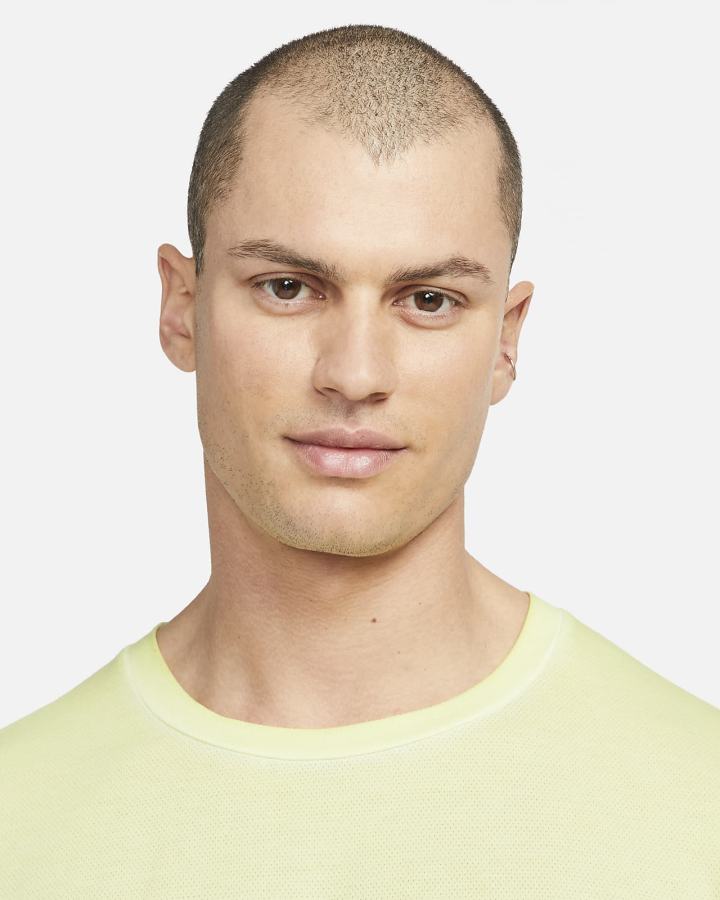 Camiseta Nike Yoga Dri-FIT Top Hombre Limón Claro Gris | DBMKS-1570