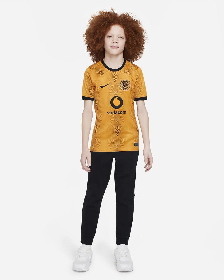 Jersey Nike Kaizer Chiefs F.C. 2022/23 Stadium Home Kids Dri-FIT Soccer Niño Negras | BYLNA-6082