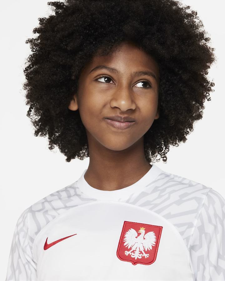Jersey Nike Poland 2022/23 Stadium Home Kids Dri-FIT Soccer Niño Blancas Rojas | QCKUR-7560