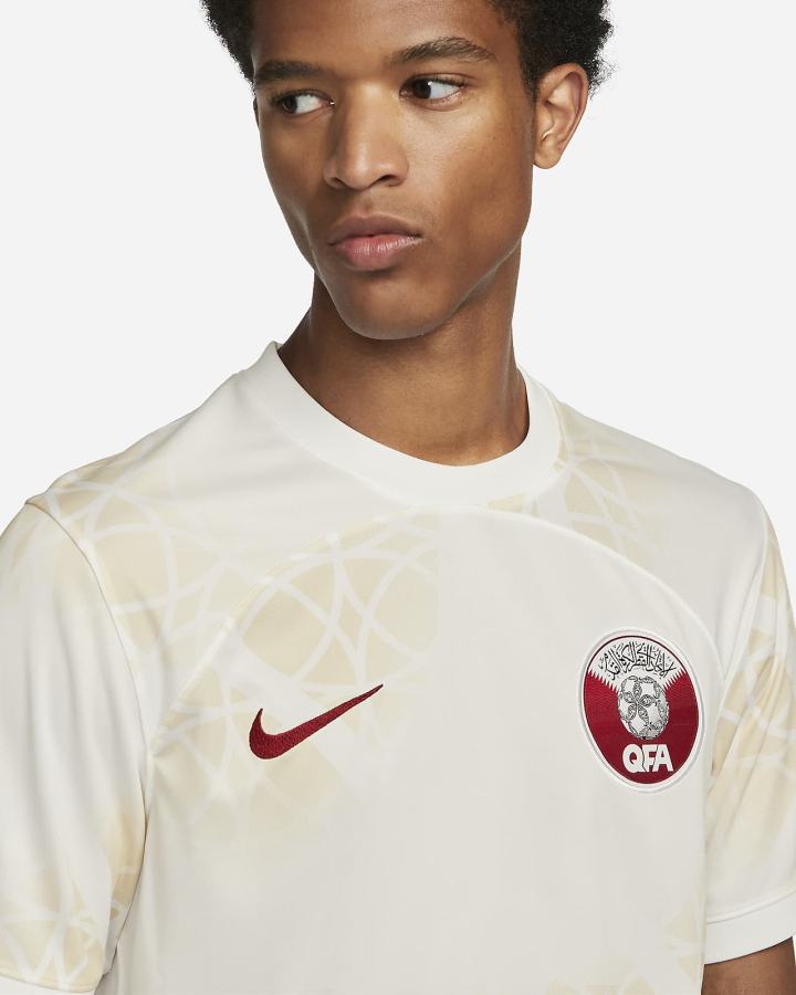 Jersey Nike Qatar 2022/23 Stadium Away Dri-FIT Soccer Hombre Blancas Burdeos | NDGYQ-6083