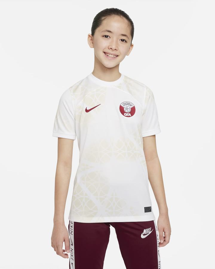 Jersey Nike Qatar 2022/23 Stadium Away Kids Dri-FIT Soccer Niño Blancas Burdeos | UBCYP-2140