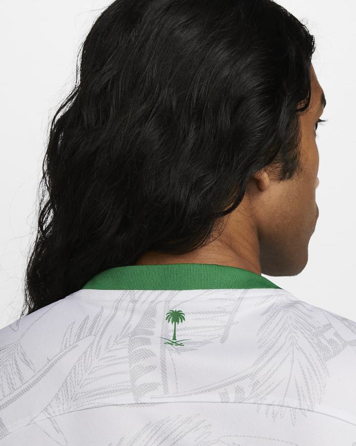 Jersey Nike Saudi Arabia 2022/23 Stadium Home Dri-FIT Soccer Hombre Blancas Verde | RPQLO-0523