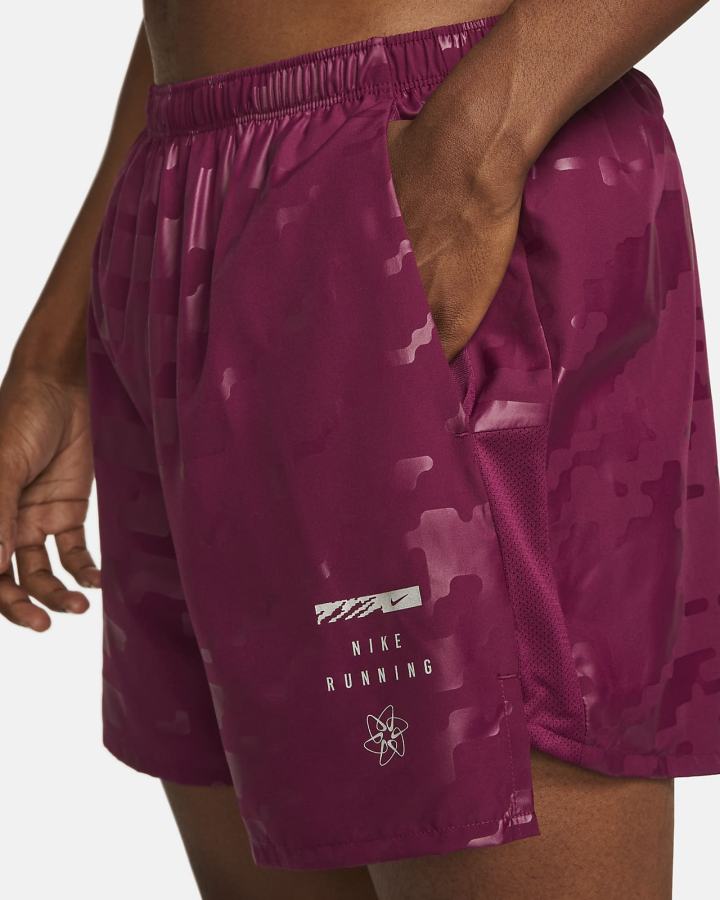 Pantalones Cortos Nike Dri-FIT Run Division Challenger Brief-Lined Running Hombre Burdeos | JOYUN-9164