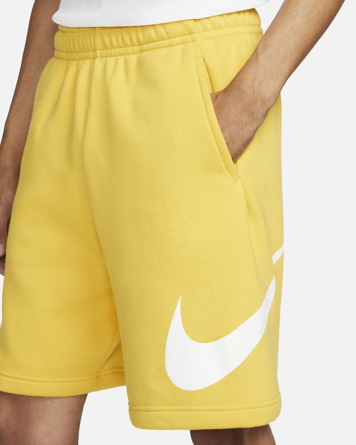 Pantalones Cortos Nike Sportswear Club Estampadas Hombre Amarillo | YRAVJ-3024