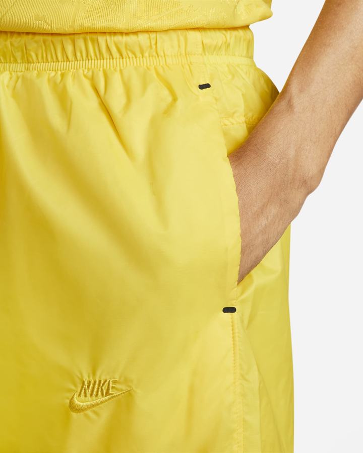 Pantalones Cortos Nike Sportswear Tech Pack Woven Hombre Amarillo Negras | LXWOB-4219