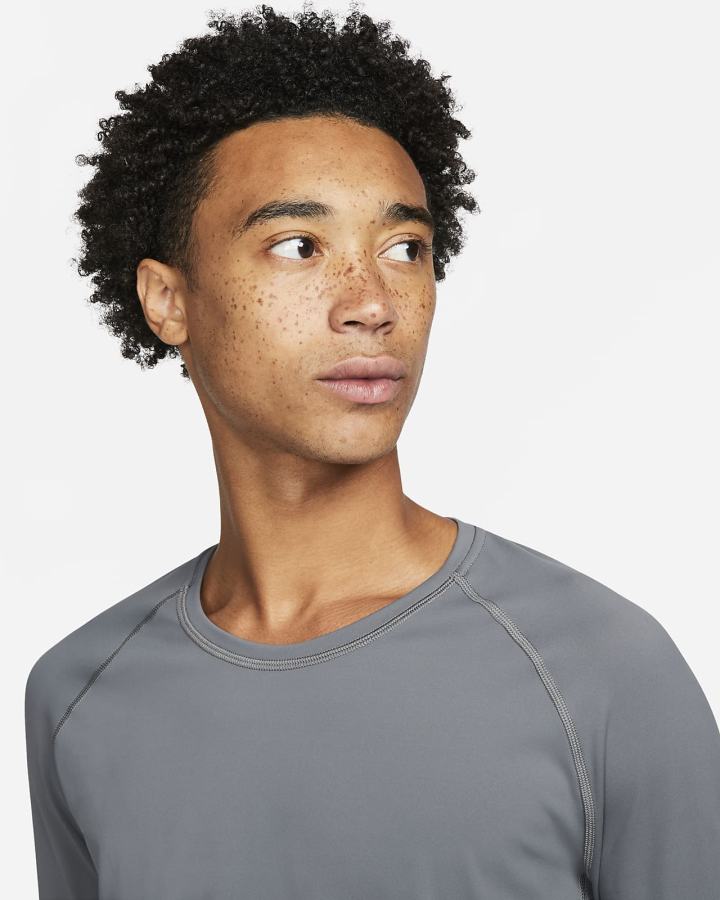 Sudaderas Nike Dri-FIT ADV A.P.S. Recovery Training Top Hombre Gris Negras | WMRLT-0564