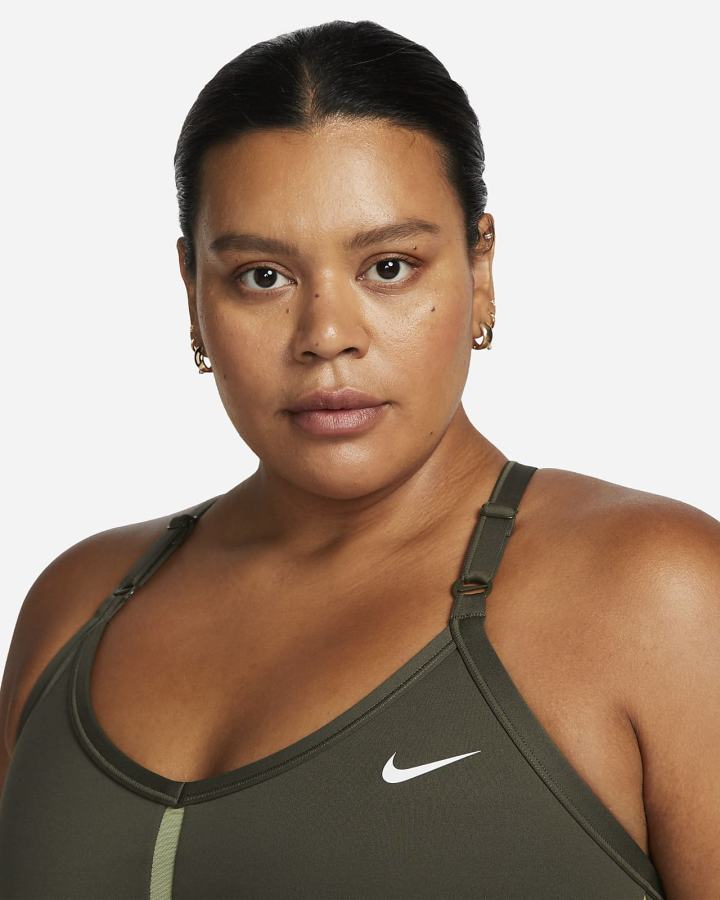 Sujetadores Deportivos Nike Dri-FIT Indy Light-Support Acolchado V-Neck (Plus Size) Mujer Kaki Kaki Blancas | EYNTV-9405