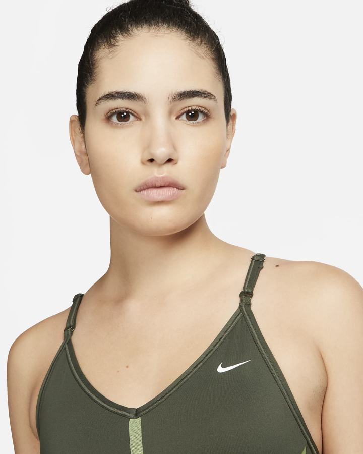 Sujetadores Deportivos Nike Dri-FIT Indy Light-Support Acolchado V-Neck (Plus Size) Mujer Kaki Kaki Blancas | YREXC-9516