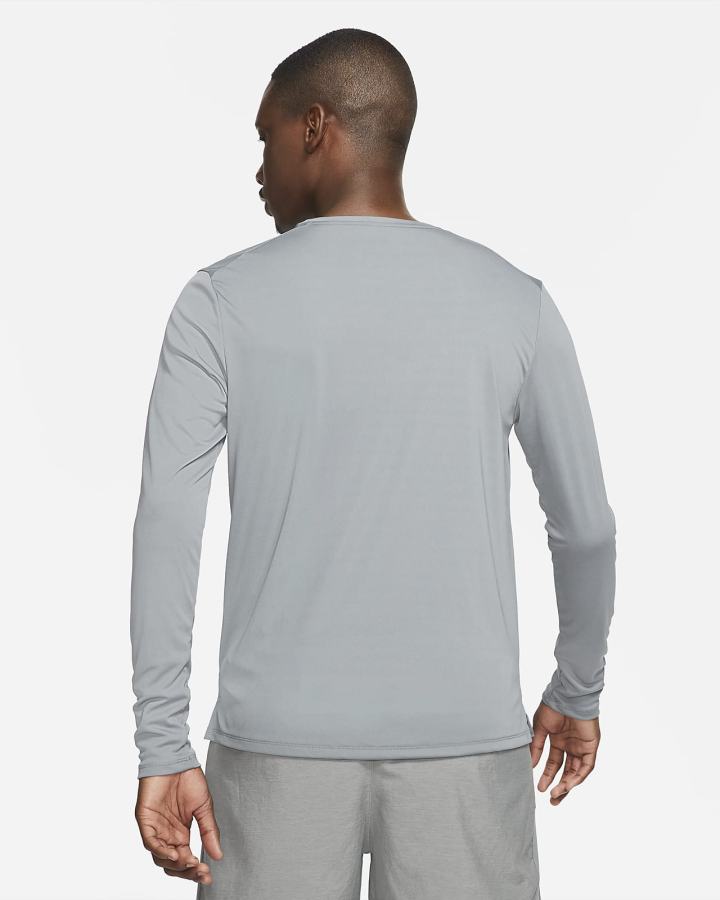 Top Running Nike Dri-FIT Miler Long-Sleeve Hombre Gris | CTBLW-1756