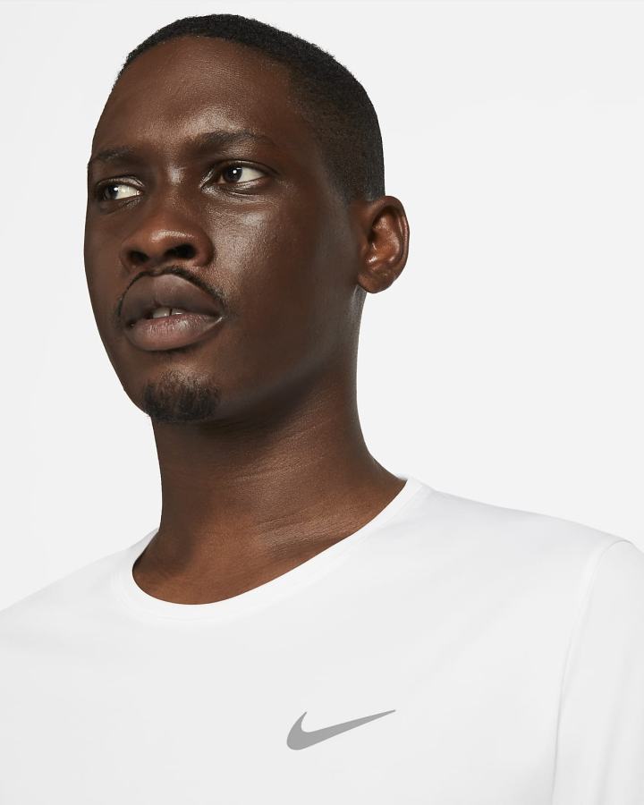 Top Running Nike Dri-FIT Miler Long-Sleeve Hombre Blancas | KPFOC-0478