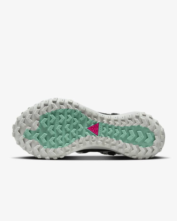 Zapatillas Nike ACG Mountain Fly Low SE Hombre Blancas Gris Oscuro Negras | VHLOC-1693