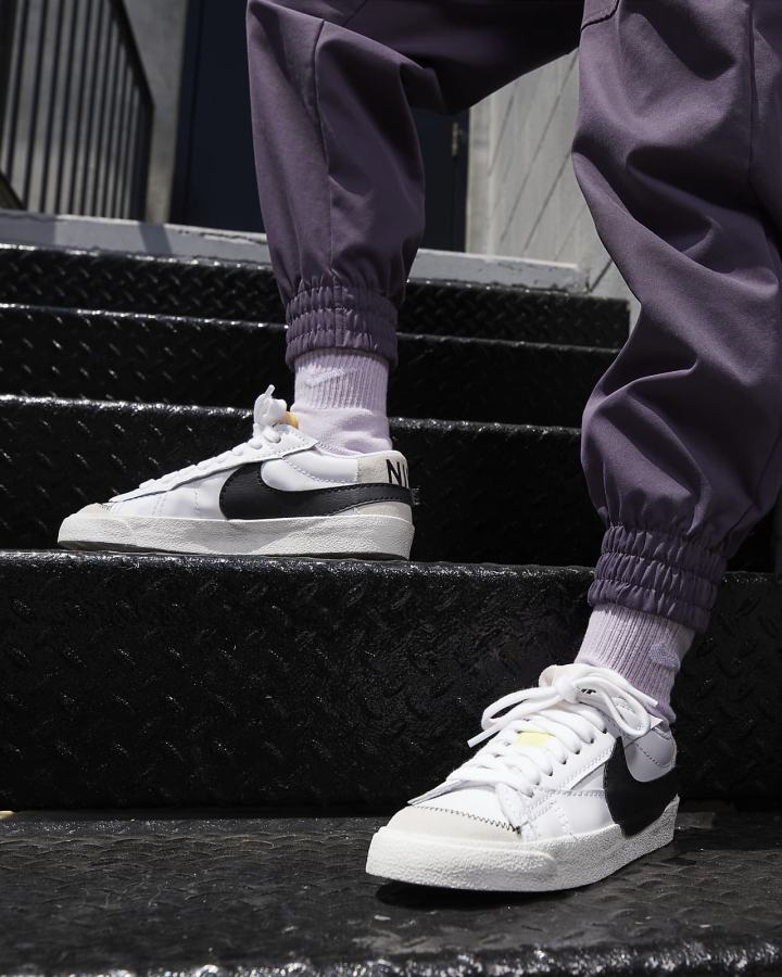 Zapatillas Nike Blazer Low '77 Jumbo Mujer Blancas Negras | WJKTB-1546